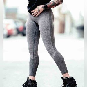Knawdy Women’s Gray and Black Gym Leggings, Contouring Tights, size large